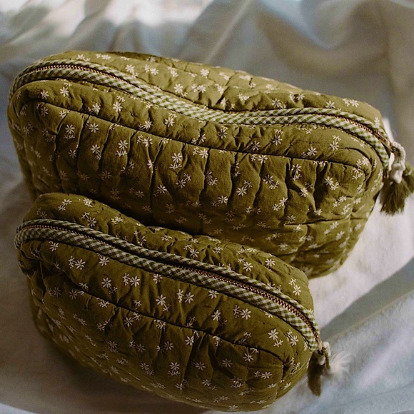 Doen Handbags - Doen NWT Holloway Petite Quilted Pouch in Cypress Calico